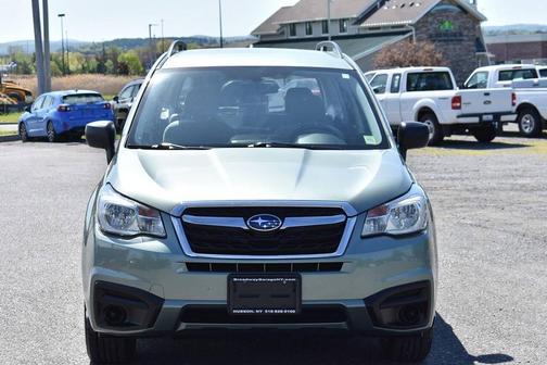 Jasmine Green Metallic 2018 Subaru Forester 2.5i