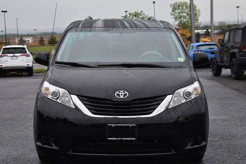 Black 2013 Toyota Sienna LE
