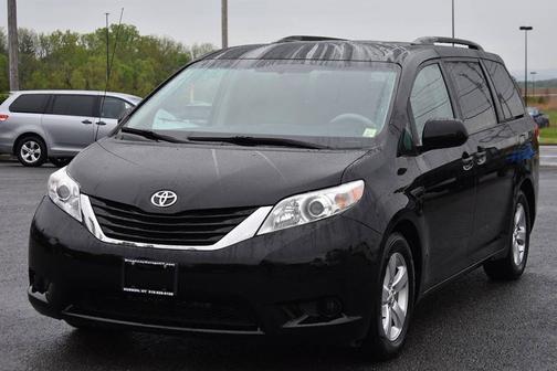 Black 2013 Toyota Sienna LE