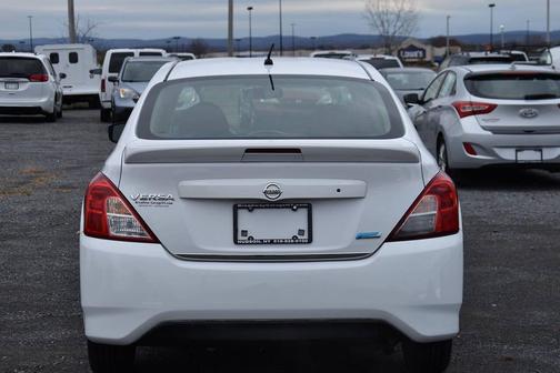 2016 Nissan Versa 1.6 S+