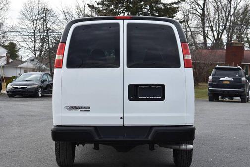 2015 Chevrolet Express 3500 3500 3dr Extended Cargo Van w/1WT