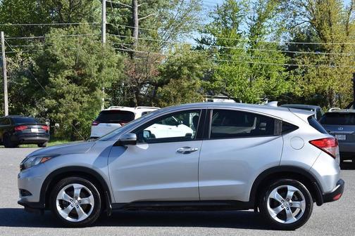 Lunar Silver Metallic 2017 Honda HR-V EX