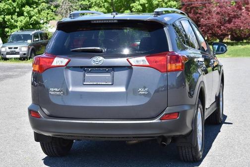 Magnetic Gray Metallic 2014 Toyota RAV4 XLE