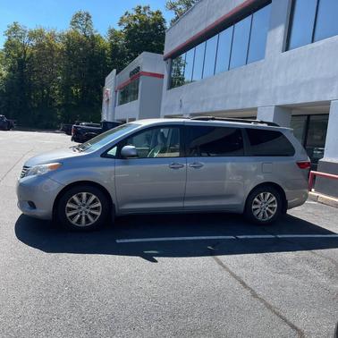 2015 Toyota Sienna LE