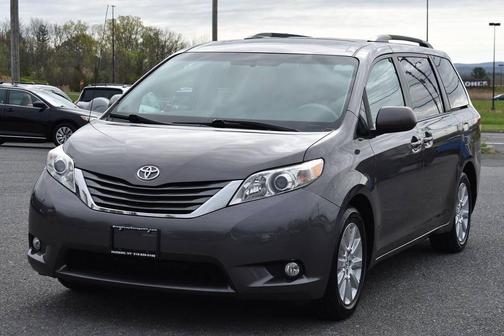 Predawn Gray Mica 2014 Toyota Sienna XLE