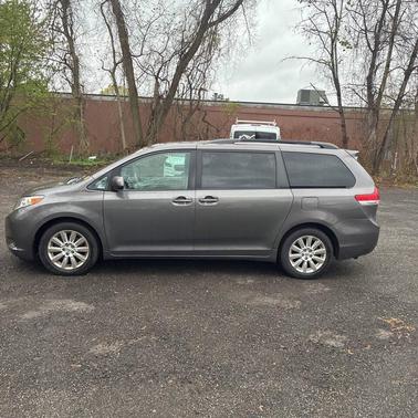 Predawn Gray Mica 2014 Toyota Sienna XLE