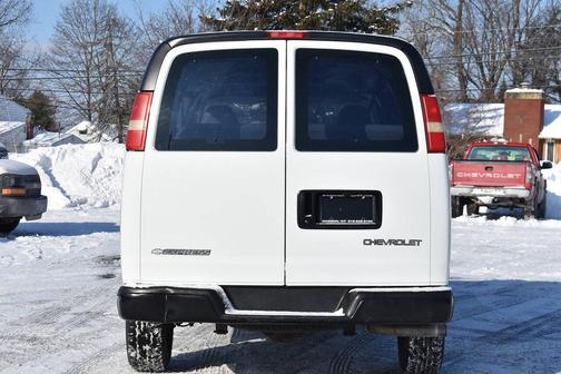 2003 Chevrolet Express 3500 Base