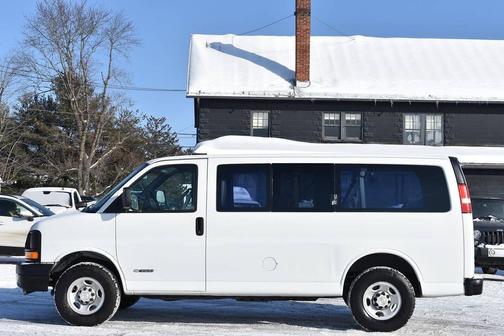 2003 Chevrolet Express 3500 Base
