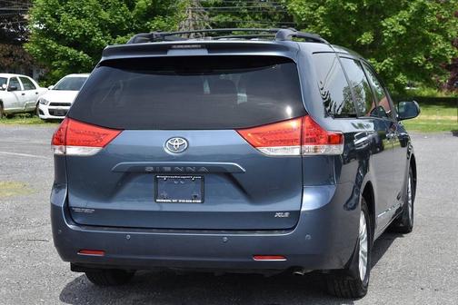 Shoreline Blue Pearl 2014 Toyota Sienna XLE