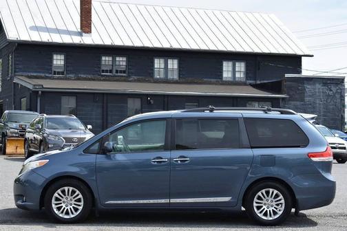 Shoreline Blue Pearl 2014 Toyota Sienna XLE