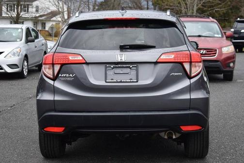 Modern Steel Metallic 2018 Honda HR-V EX-L w/Navigation