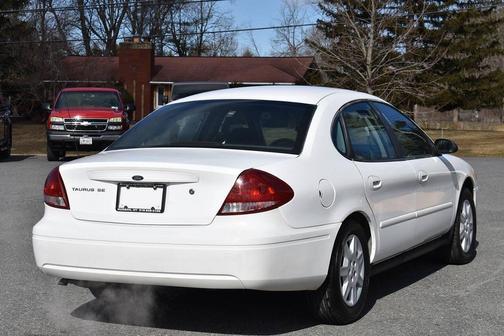 2007 Ford Taurus SE Fleet 4dr Sedan
