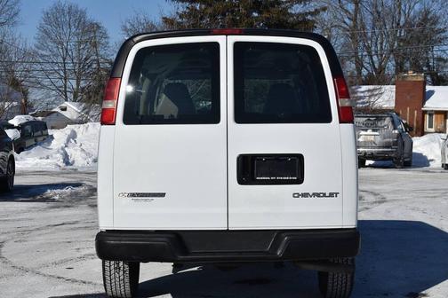 2005 Chevrolet Express 3500 Base