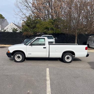 2002 Chevrolet S-10 Base
