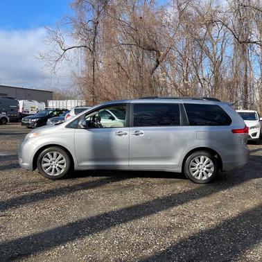 2014 Toyota Sienna XLE