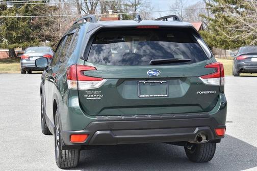 2024 Subaru Forester Premium