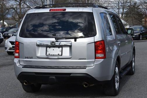 Alabaster Silver Metallic 2014 Honda Pilot EX-L
