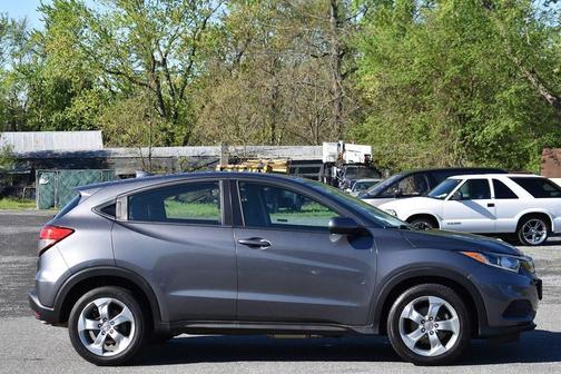 Modern Steel Metallic 2019 Honda HR-V LX