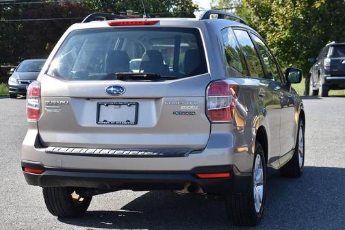 2015 Subaru Forester 2.5i