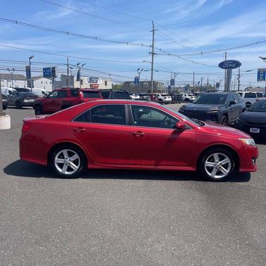 Barcelona Red Metallic 2013 Toyota Camry SE