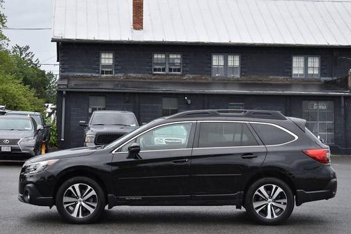Crystal Black Silica 2019 Subaru Outback 3.6R Limited