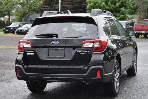 Crystal Black Silica 2019 Subaru Outback 3.6R Limited