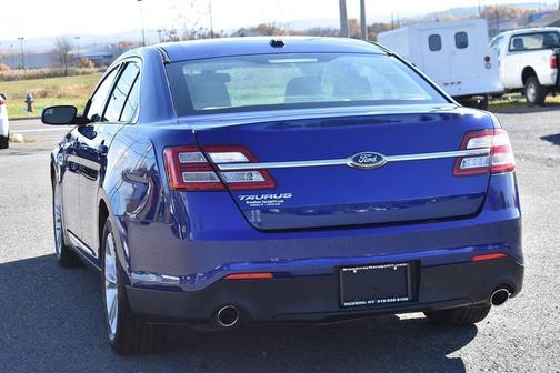 2015 Ford Taurus SE 4dr Sedan