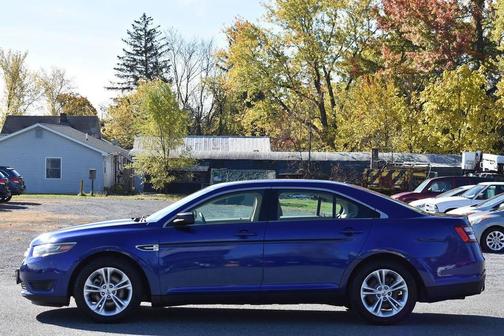 2015 Ford Taurus SE 4dr Sedan