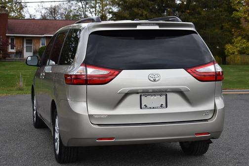 2017 Toyota Sienna LE