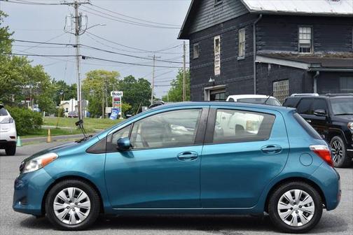 2012 Toyota Yaris LE