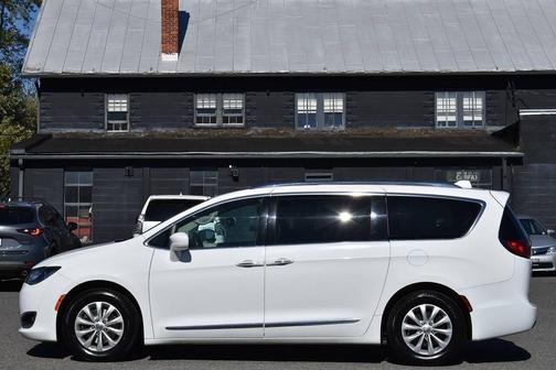 2018 Chrysler Pacifica Touring-L