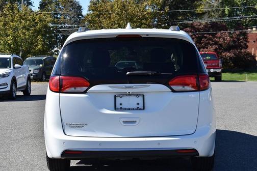 2018 Chrysler Pacifica Touring-L