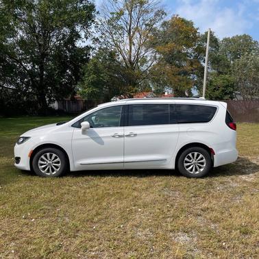 2018 Chrysler Pacifica Touring-L