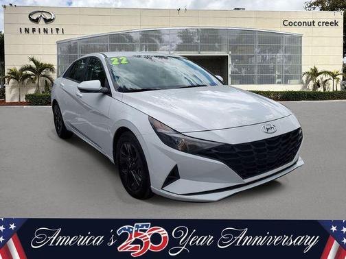 Quartz 2022 Hyundai ELANTRA SEL