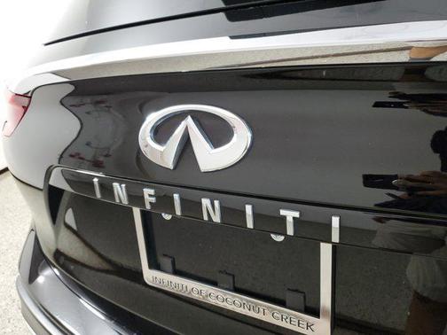 2023 INFINITI QX50 LUXE