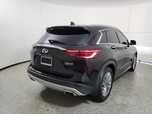 2023 INFINITI QX50 LUXE