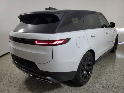 Fuji White 2024 Land Rover Range Rover Sport SE