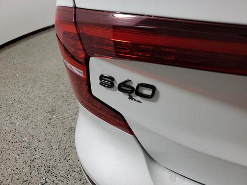 2023 Volvo S60 B5 Plus Black Edition