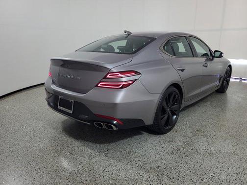 2023 Genesis G70 2.0T RWD