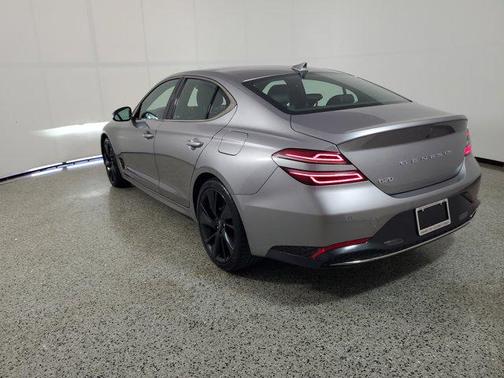 2023 Genesis G70 2.0T RWD