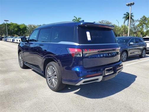 2025 INFINITI QX80 Luxe