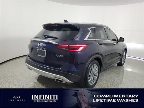 2024 INFINITI QX50 LUXE