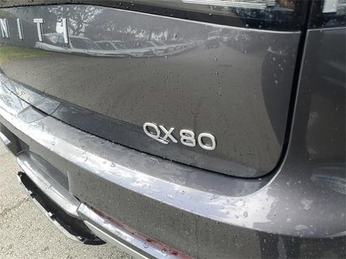 2025 INFINITI QX80 Luxe