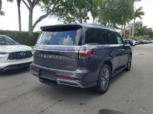 2025 INFINITI QX80 Luxe