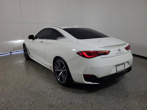 2018 INFINITI Q60 2.0t LUXE