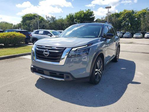 2024 Nissan Pathfinder Platinum 4WD