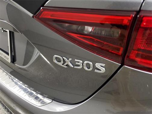 2018 INFINITI QX30 Sport