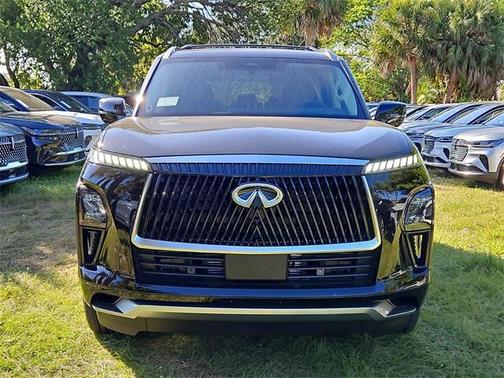 2025 INFINITI QX80 Luxe