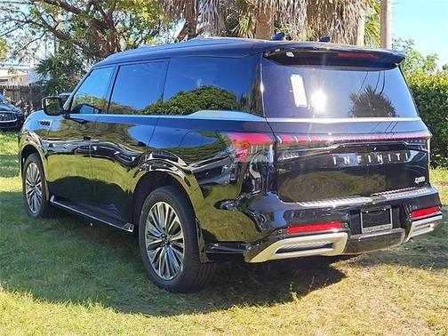 2025 INFINITI QX80 Luxe
