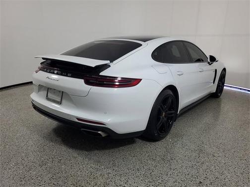 2018 Porsche Panamera E-Hybrid 4